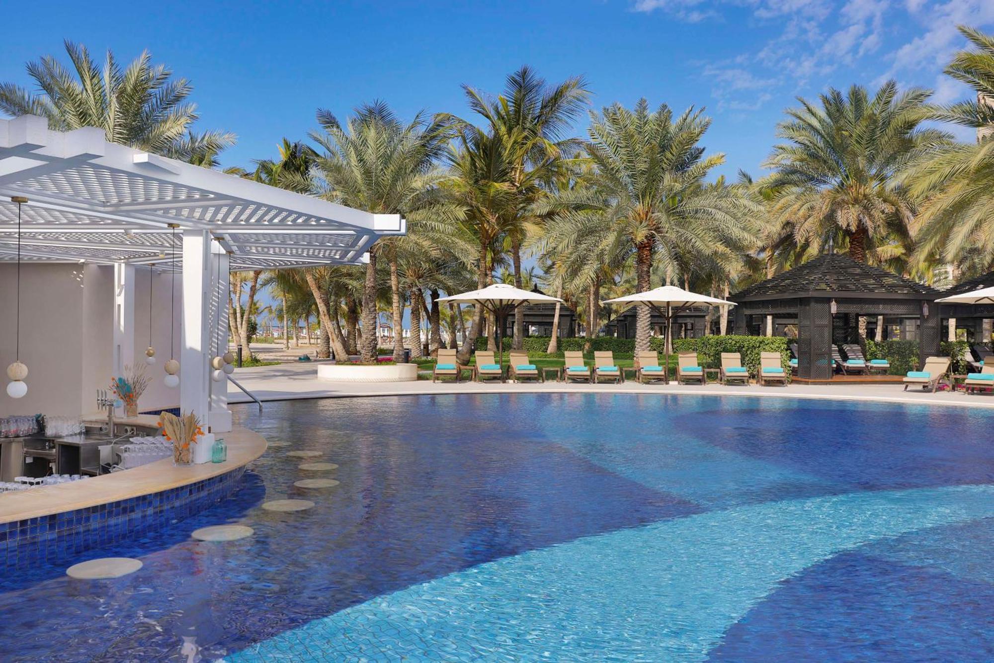 Waldorf Astoria Ras Al Khaimah Eksteriør billede The swimming pool at the resort