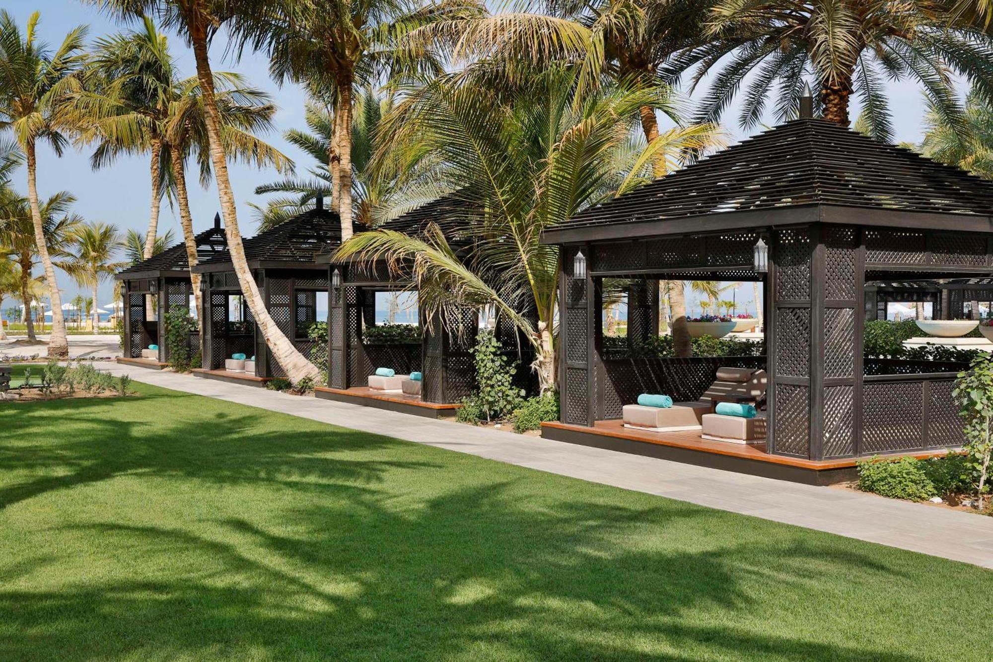 Waldorf Astoria Ras Al Khaimah Eksteriør billede Cabanas at the resort