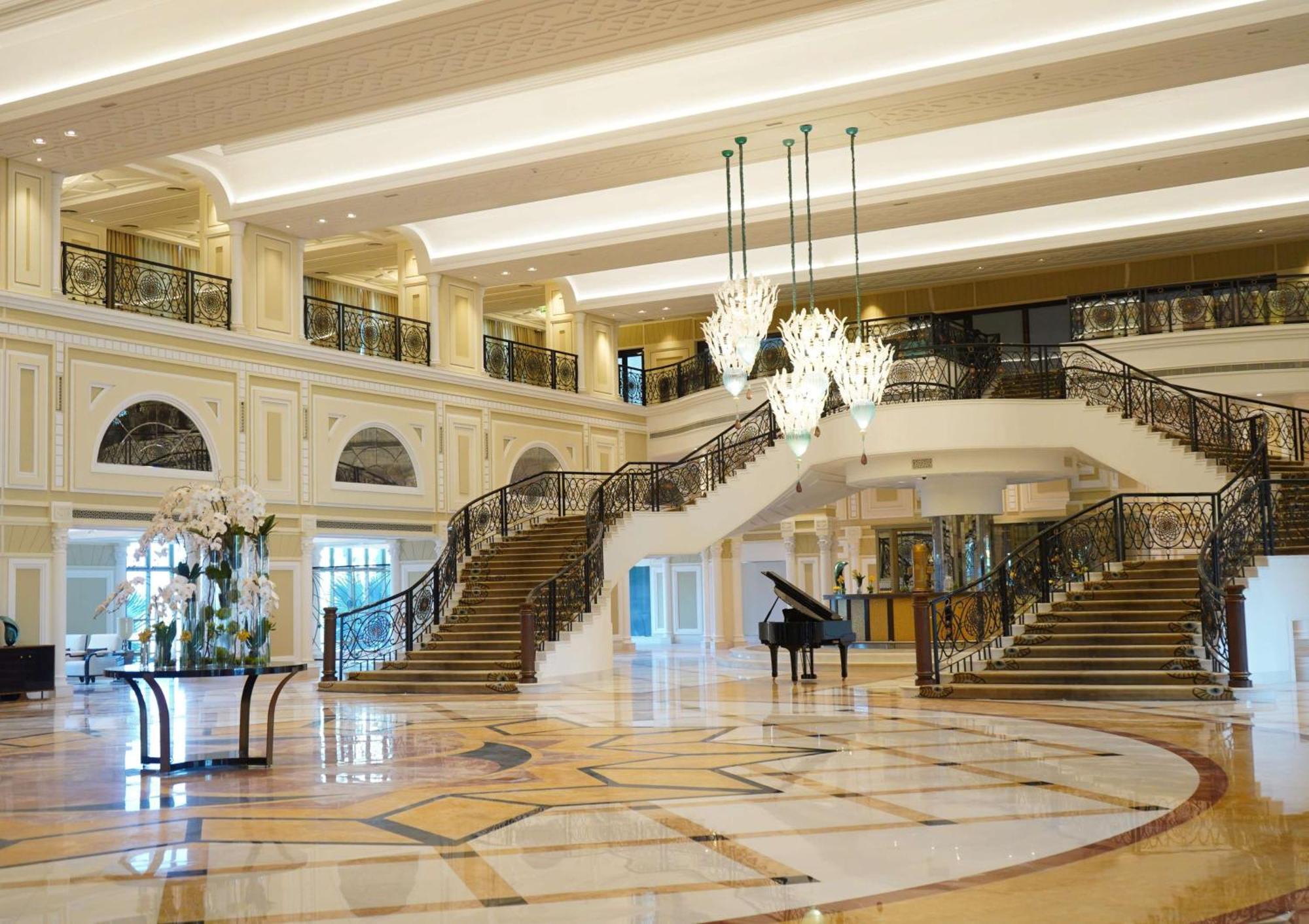 Waldorf Astoria Ras Al Khaimah Eksteriør billede The lobby of the hotel