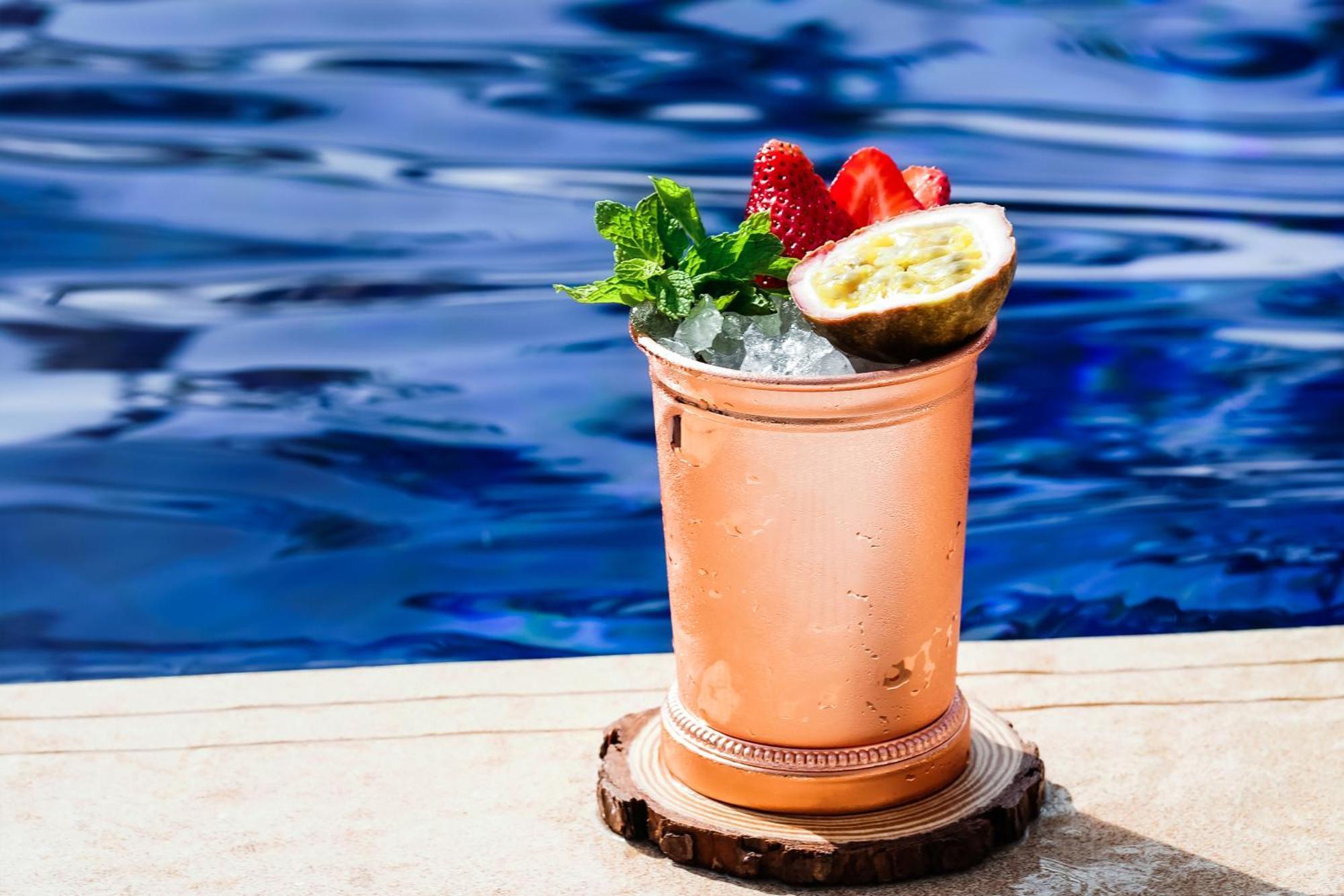 Waldorf Astoria Ras Al Khaimah Eksteriør billede A strawberry basil mule